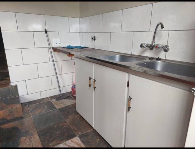 2 BEDROOM HOUSE FOR SALE IN MOUNTAIN VIEW